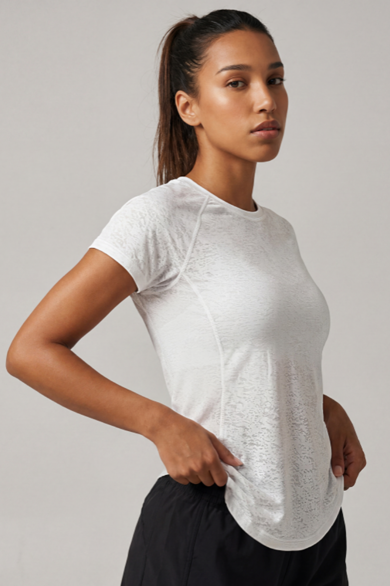Women's Breathable Mesh Splicing Back Curved Hem T-shirt