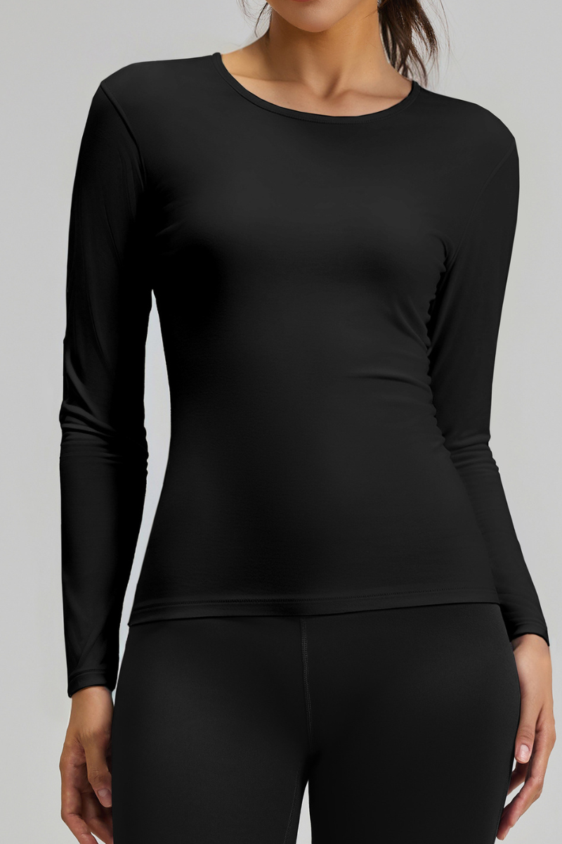 Round-necked, form-fitting long-sleeved top