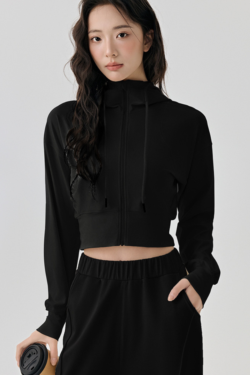 Short-sleeved hooded sports jacket.