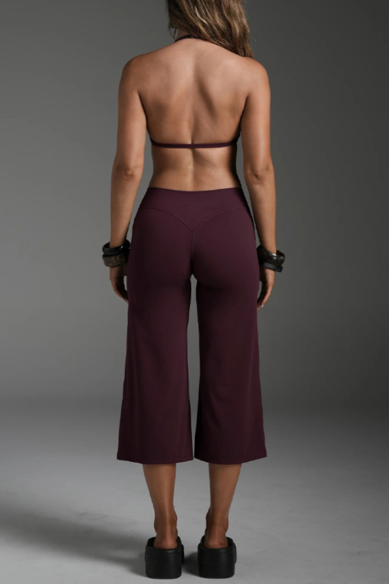 Women's Halterneck Bra And Wide-Leg Capri Pants 2-Piece Set