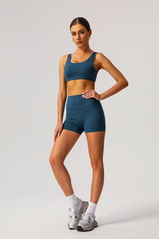 U-shaped back sports bra + classic sports shorts 2-piece set