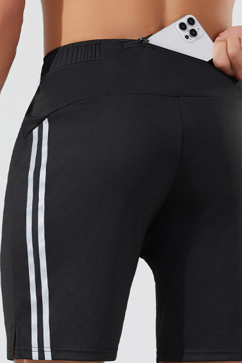Men's Reflective Stripe Multi-Purpose Pockets Sport Shorts