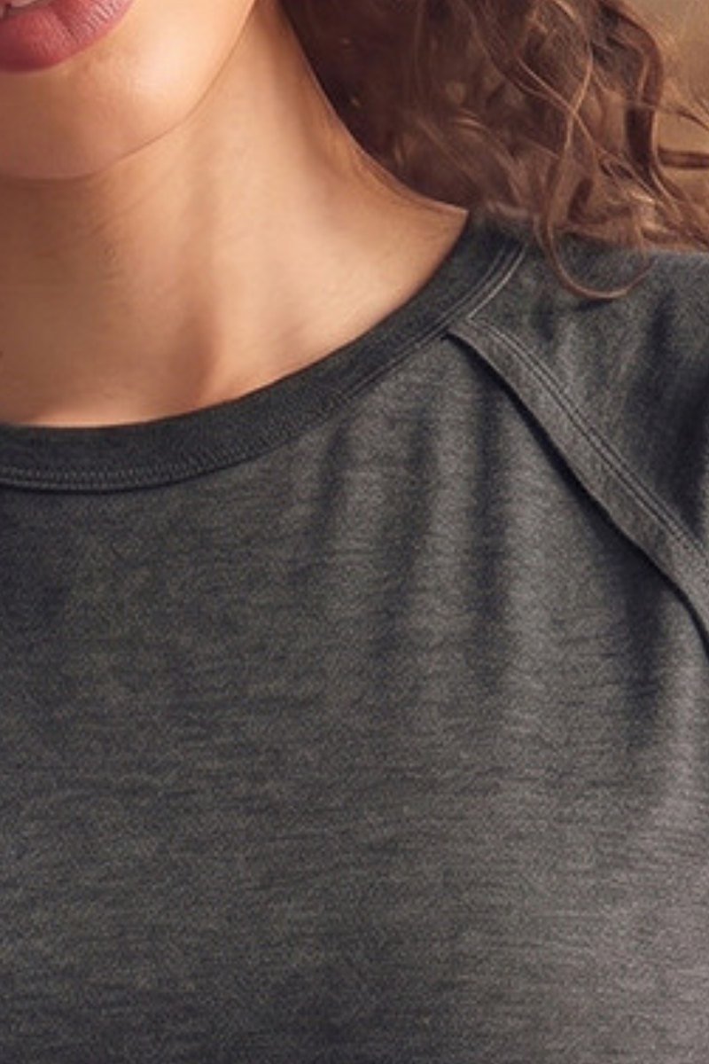 Women's Back Panel Stitched Raglan Sleevee Slim Fit Tee