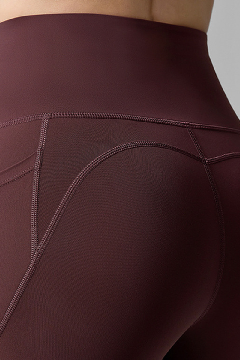 Women's Athletic Sets:U-neck Bra And Mesh-Panel Leggings
