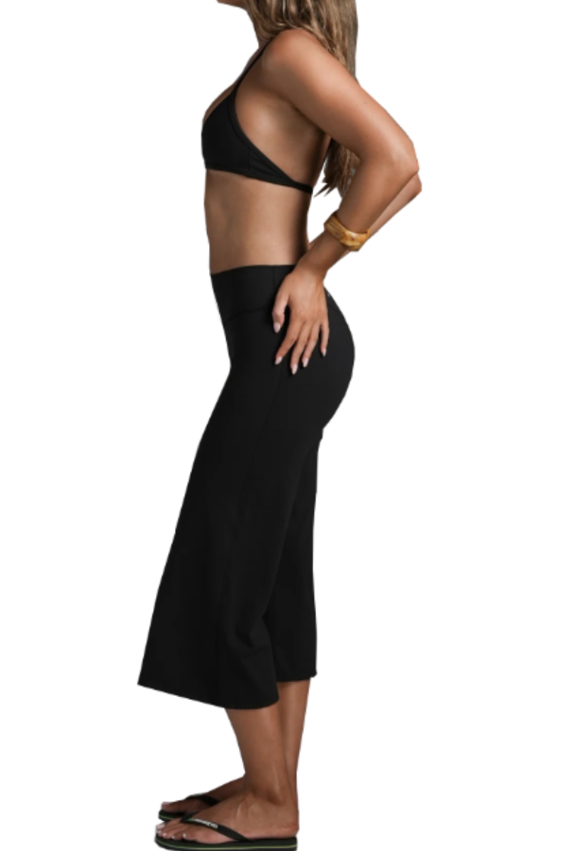 Women's Halter V-Neck Triangle Cup Sports Bra & High-Waist 7/8 Wide-Leg Yoga Pants Set