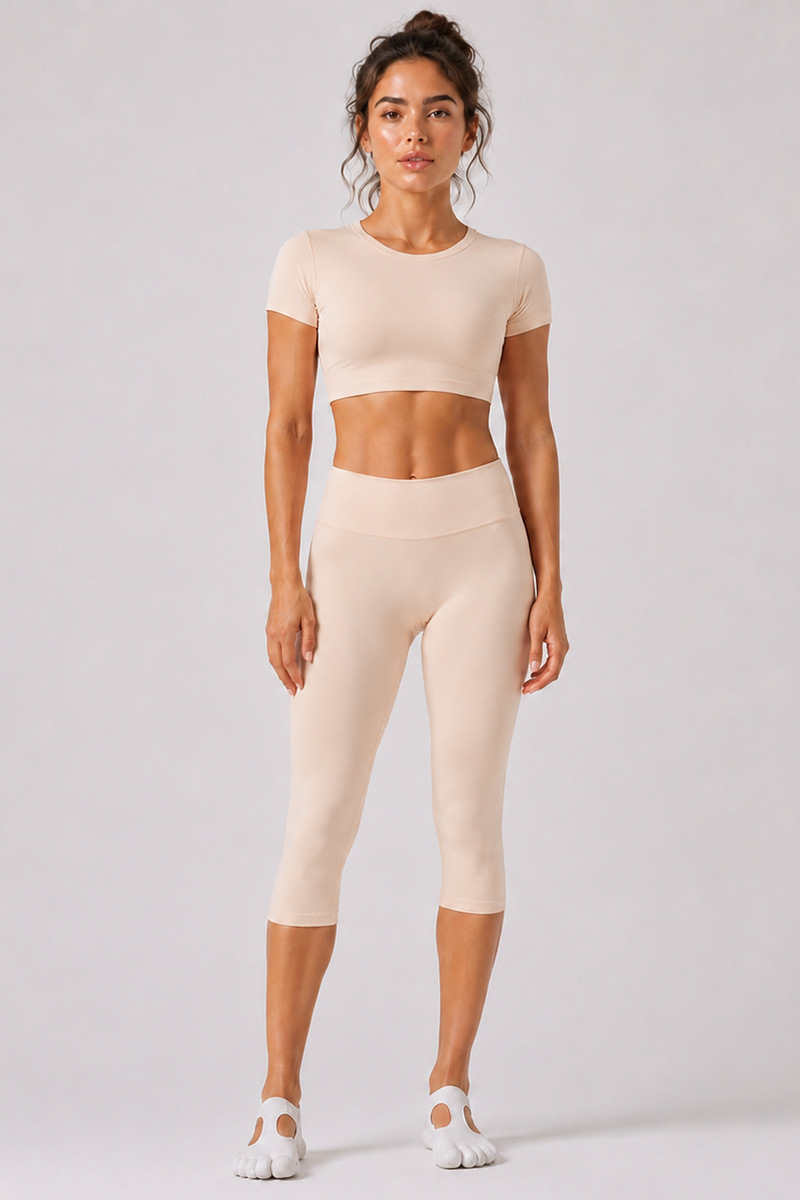 Women's Cropped T-shirt & Capri Leggings Workout Yoga Sets