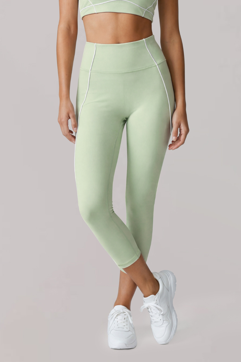 Women's Contrast-Line High-Waist Butt-Lifting Capri Leggings