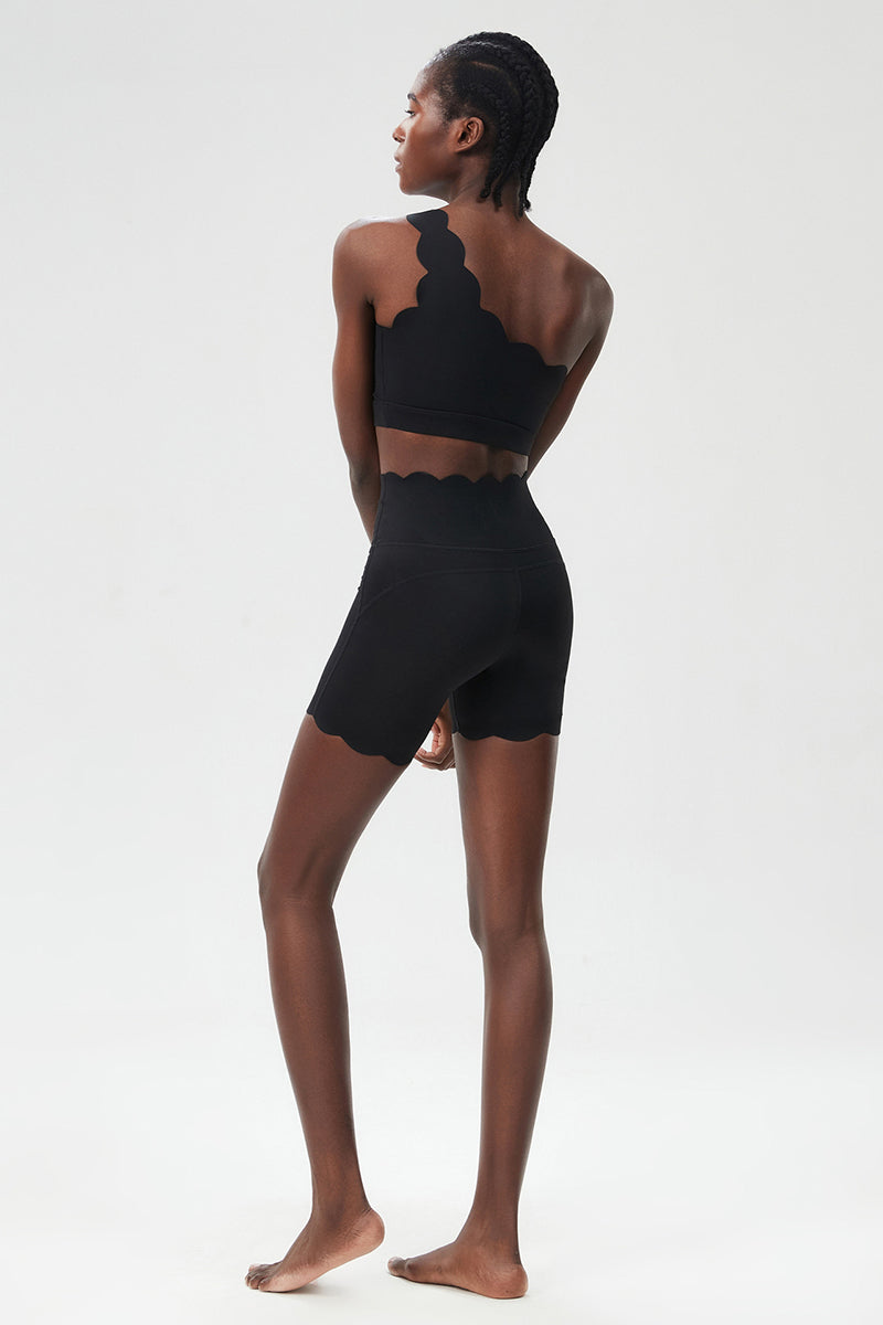 Women Scalloped High-Neck Plus Size Yoga Set - One-Shoulder Quick-Dry Bra & Wave Hem Shorts