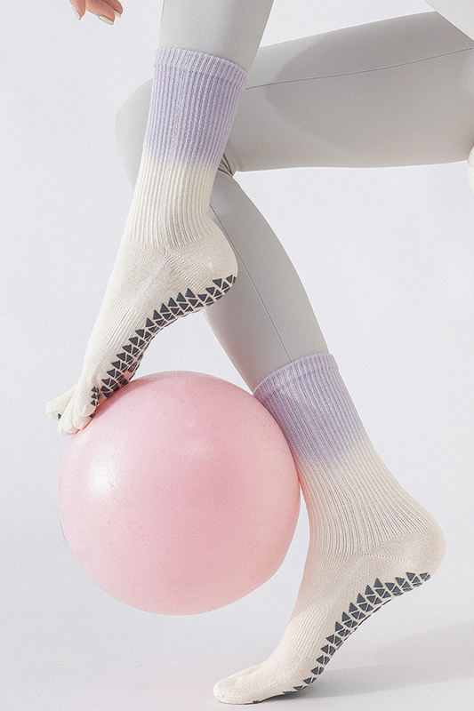 Women's Gradient Separator Anti-Slip Yoga Crew Cotton Socks