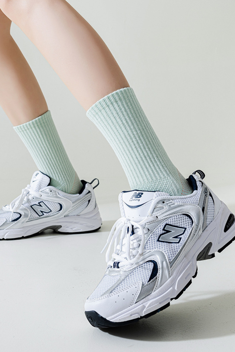 Women's Moisture-Wicking Shock-Absorbing Crew Socks