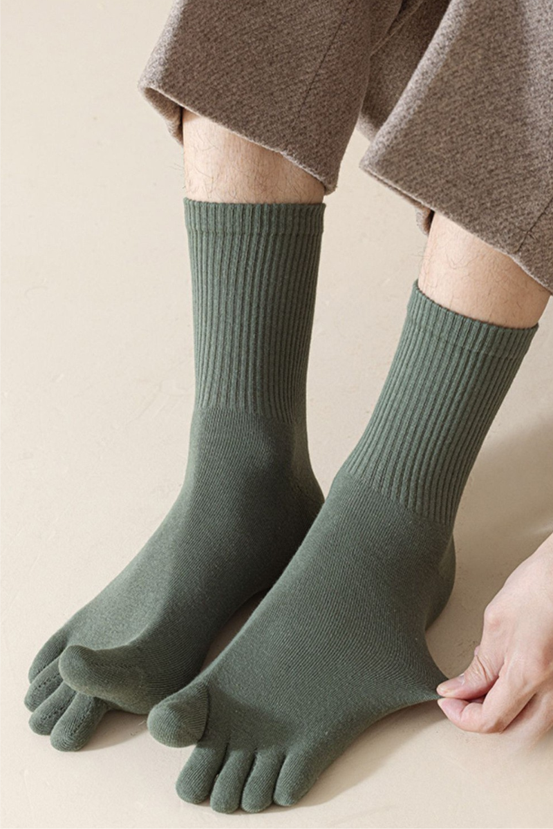 Men's Solid Color Toe Separator Cotton Crew Socks