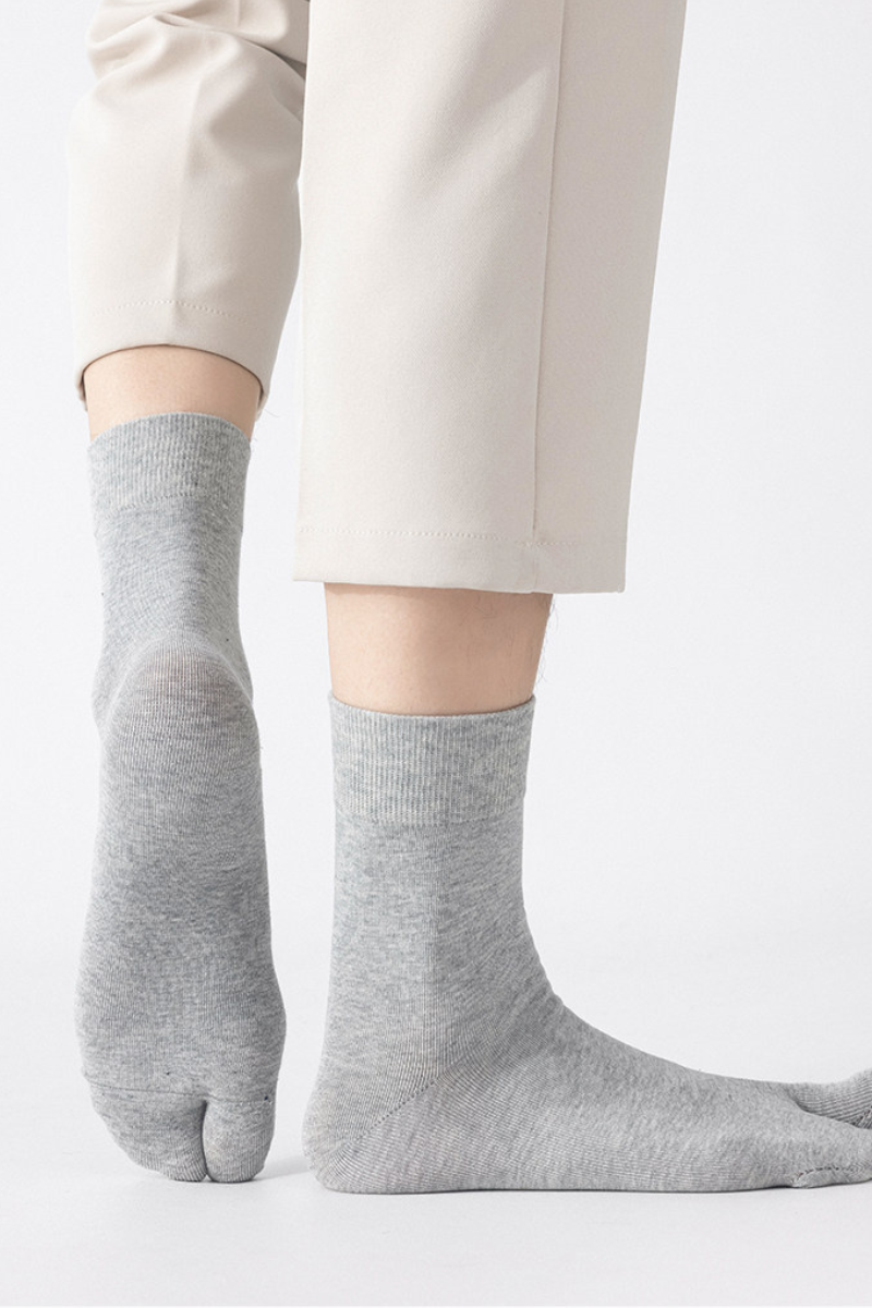 Men's Breathable Two-Toe Split Toe Crew Socks