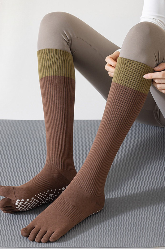 Color Block Non-Slip Knee-High Yoga Five-Toe Socks