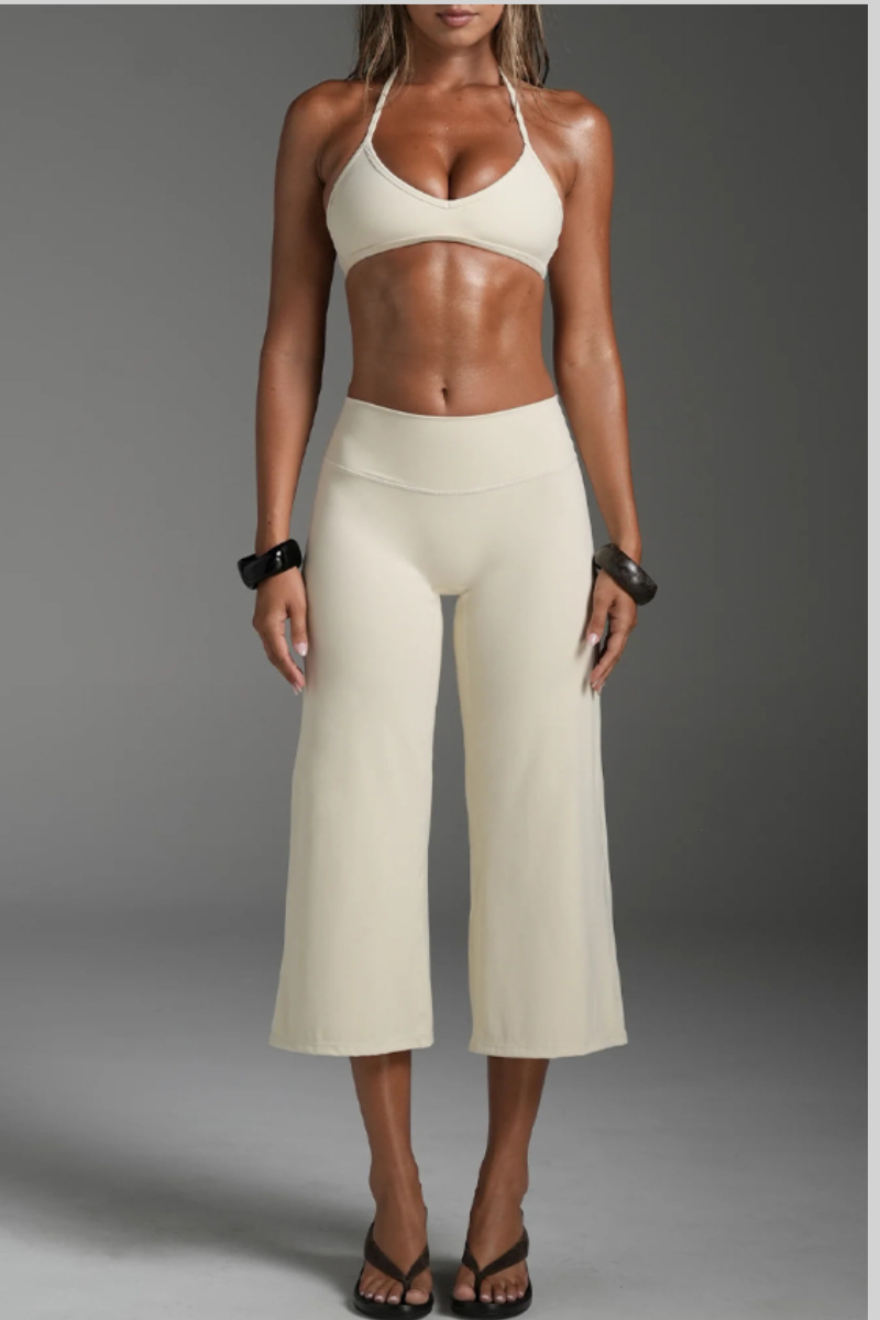 Women's Halterneck Bra And Wide-Leg Capri Pants 2-Piece Set