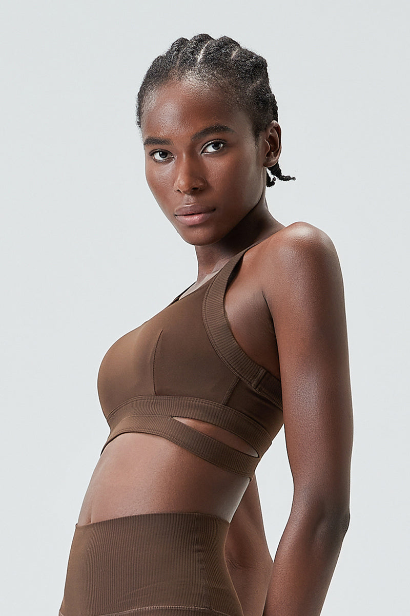 Back buckle cross-back sports bra