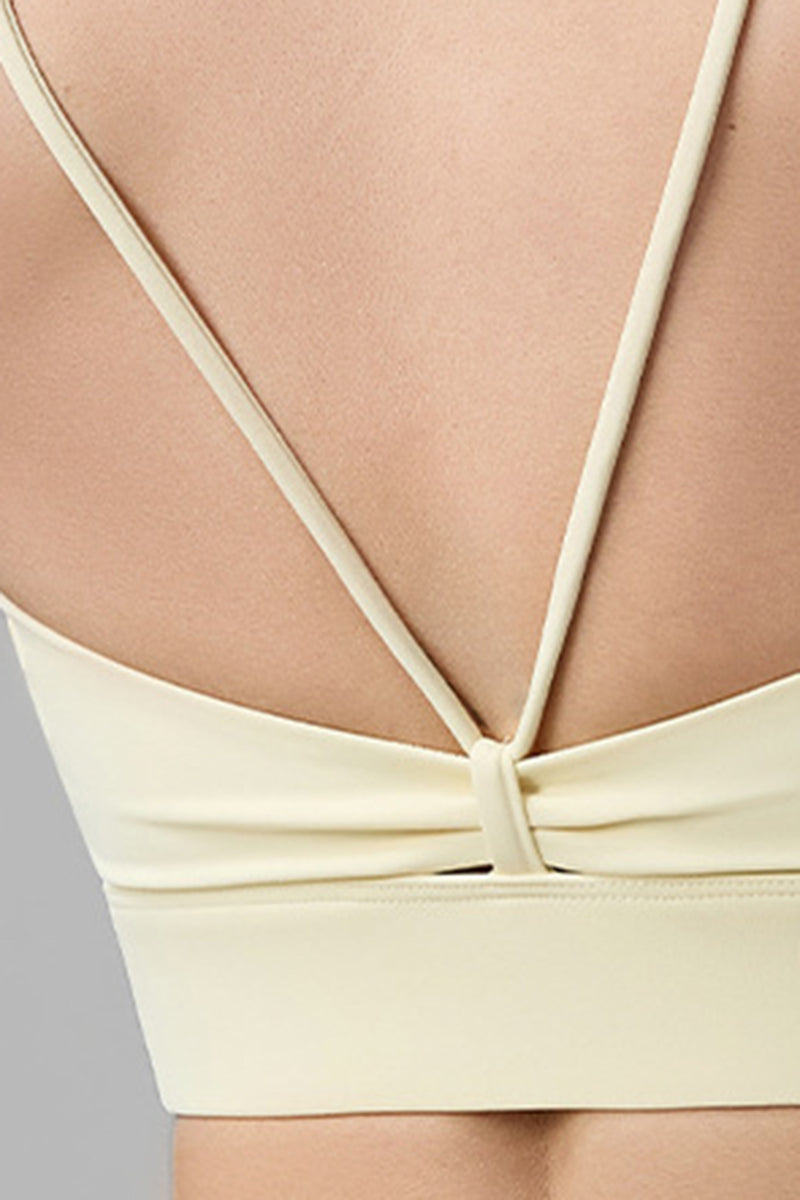 Women Sports Sets:Thin Strap Bra And  Side Pocket Shorts
