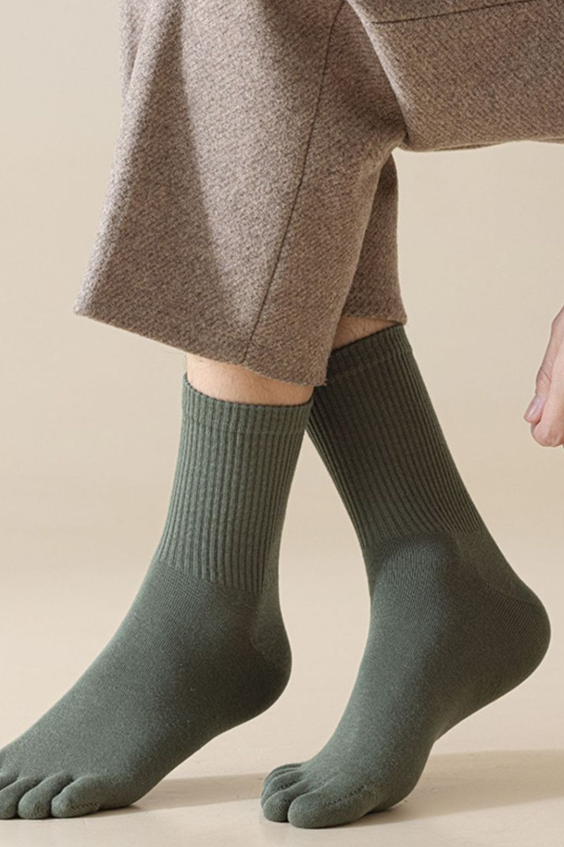 Men's Solid Color Toe Separator Cotton Crew Socks