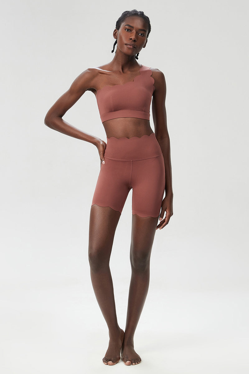 Women Scalloped High-Neck Plus Size Yoga Set - One-Shoulder Quick-Dry Bra & Wave Hem Shorts
