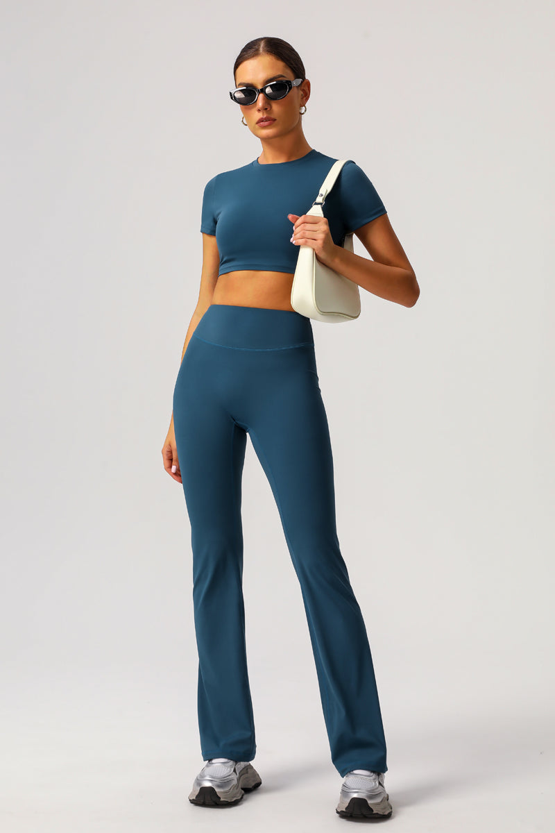 Cropped sports T-shirt + micro flared pants 2-piece set