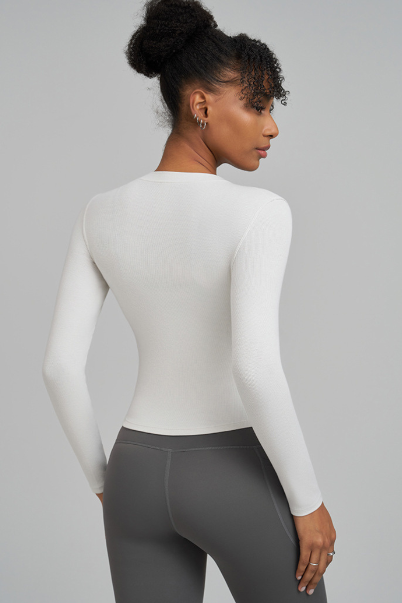 Women's long-sleeved, form-fitting sports top
