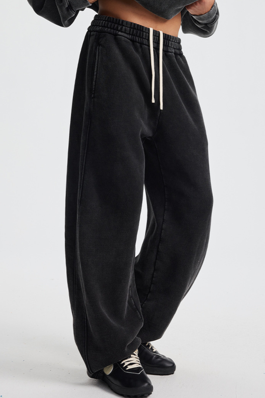 Thicker, distressed-look sweatpants with fleece lining