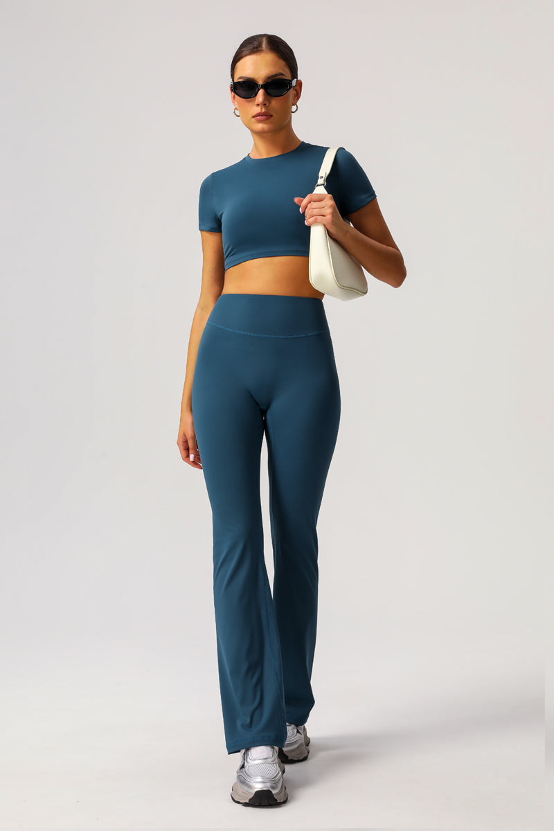 Cropped sports T-shirt + micro flared pants 2-piece set