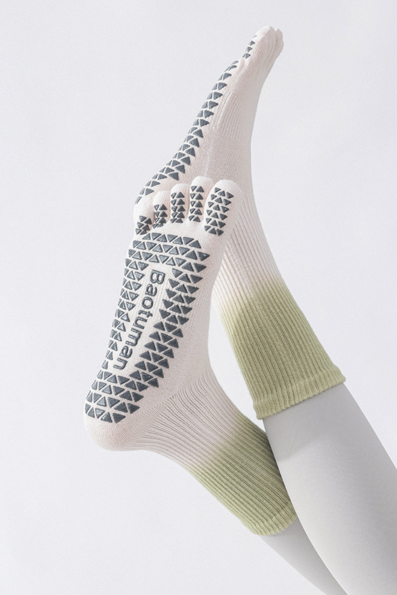 Women's Gradient Separator Anti-Slip Yoga Crew Cotton Socks