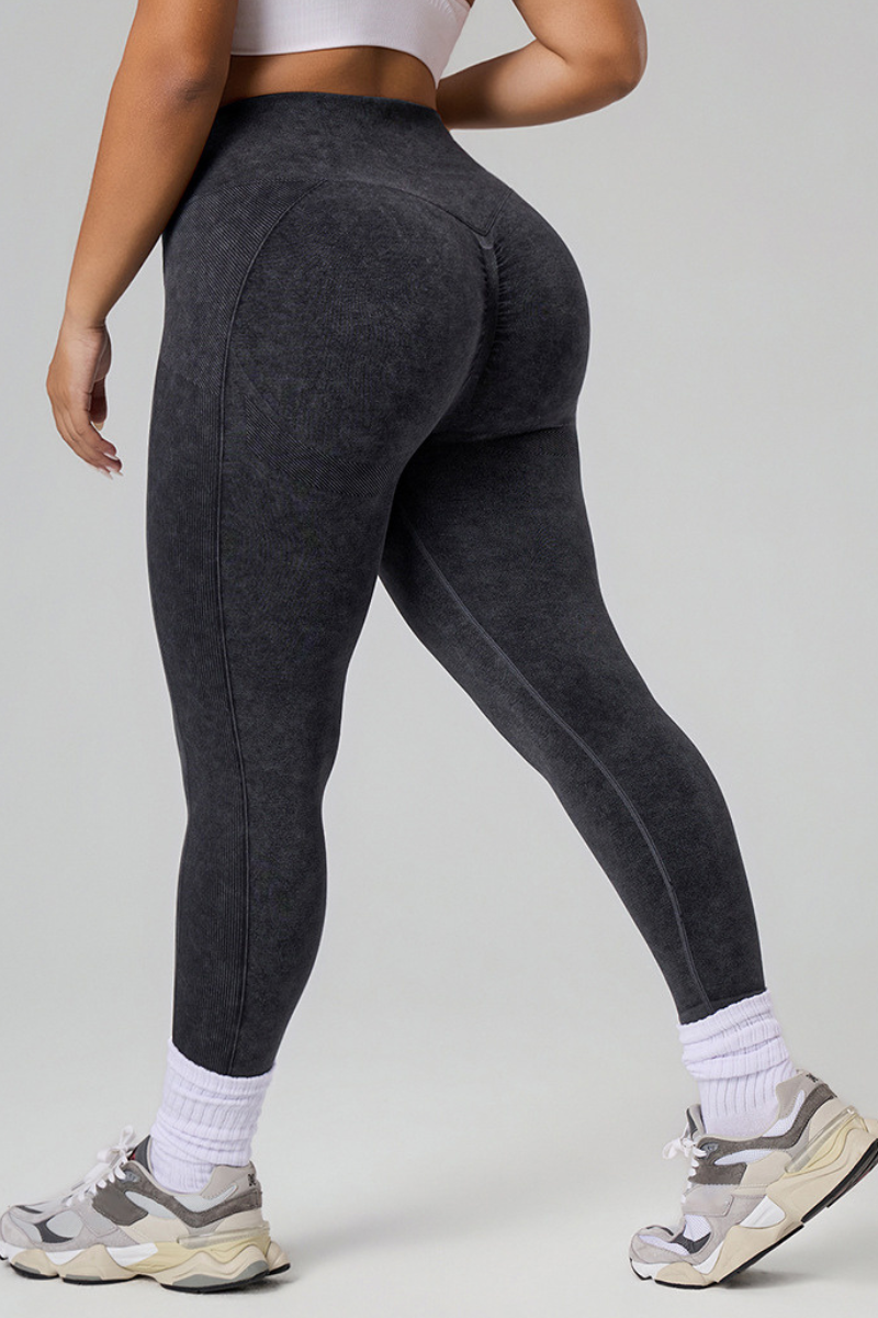 Plus Size Women's V-Cross Subtle Ruched Butt-Lifting Legging