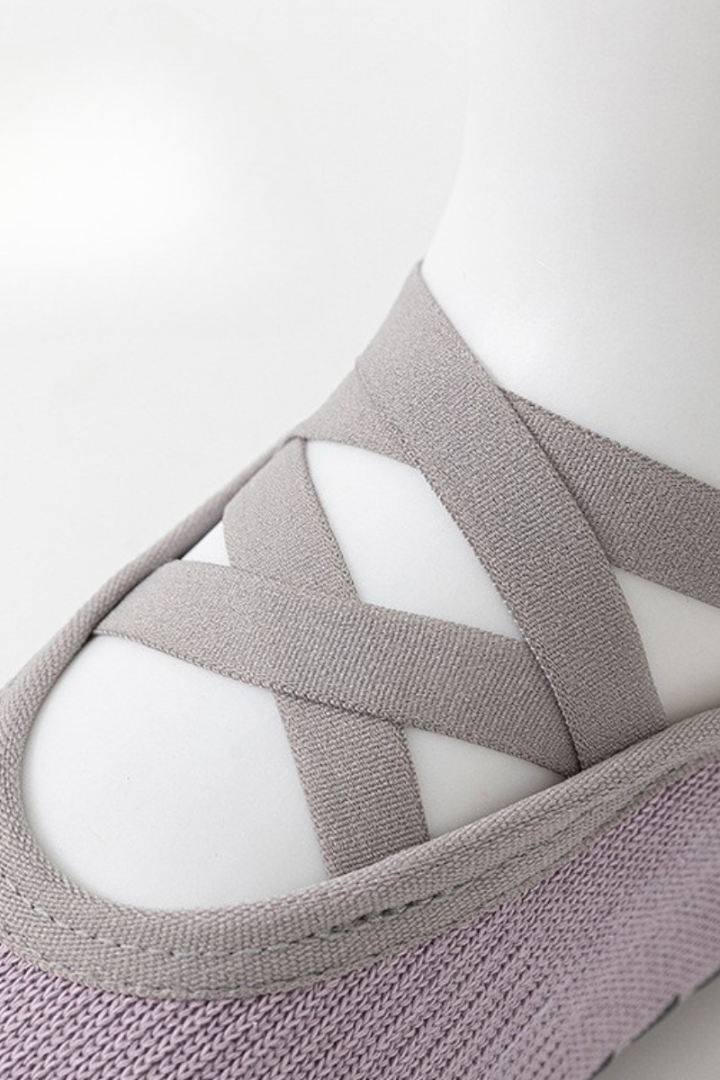 Women's Crisscross Strap Toe-Separated Non-Slip Yoga Socks