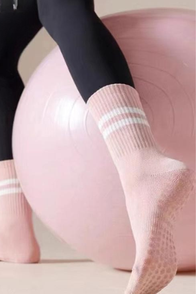 Mid-Calf Color Block Professional Anti-Slip Yoga Socks