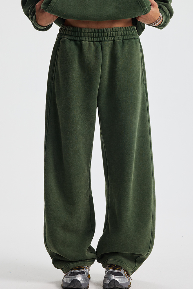Thicker, distressed-look sweatpants with fleece lining