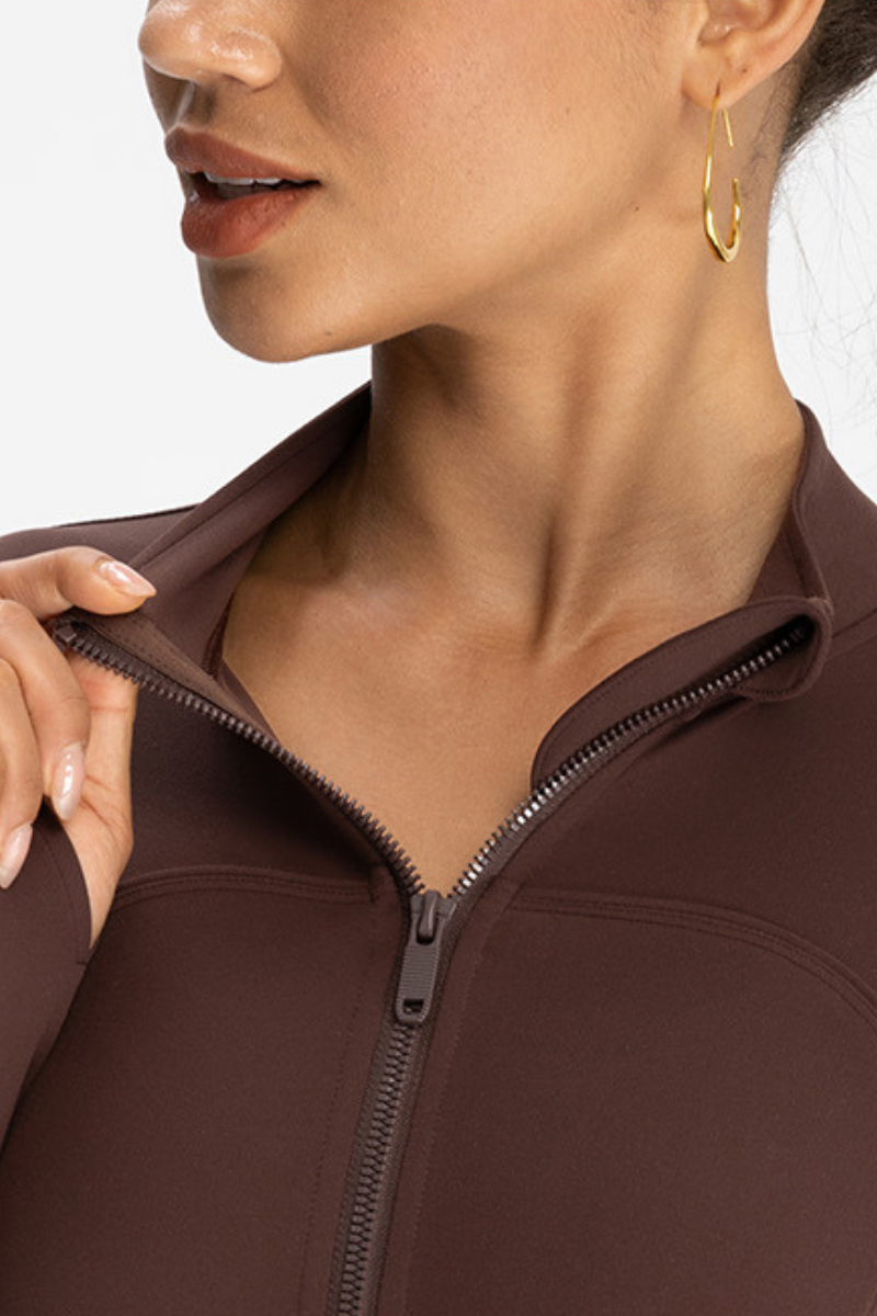 Collar-style jacket with zipper closure