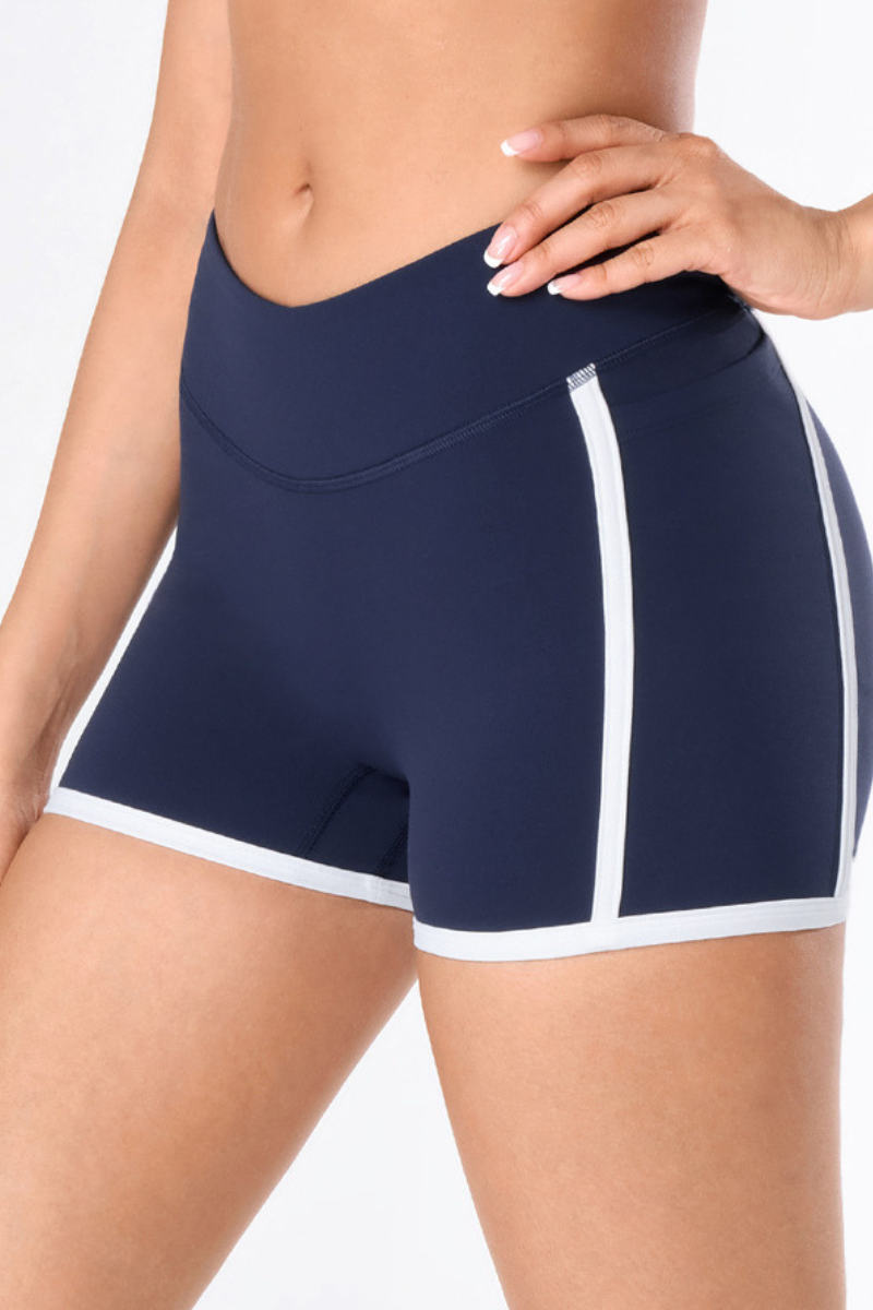 Women's Contrast Trim Side Pocket Workout Yoga Shorts
