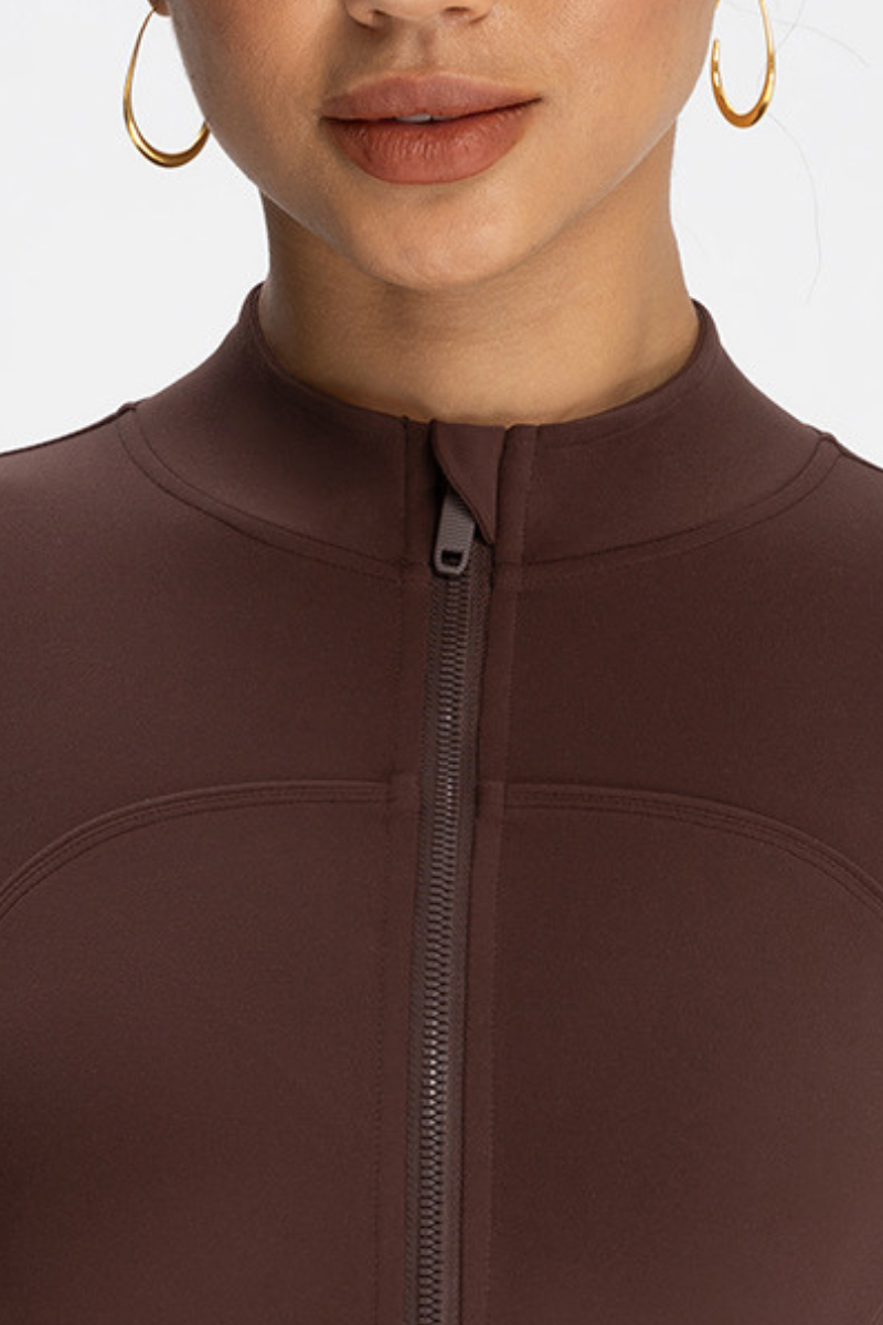 Collar-style jacket with zipper closure