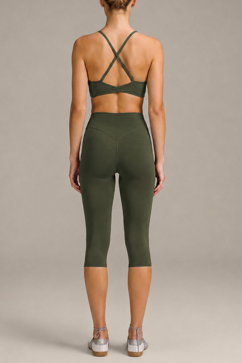 Women's Cross Adjustable Back V NeckBra And Capri Yoga Set