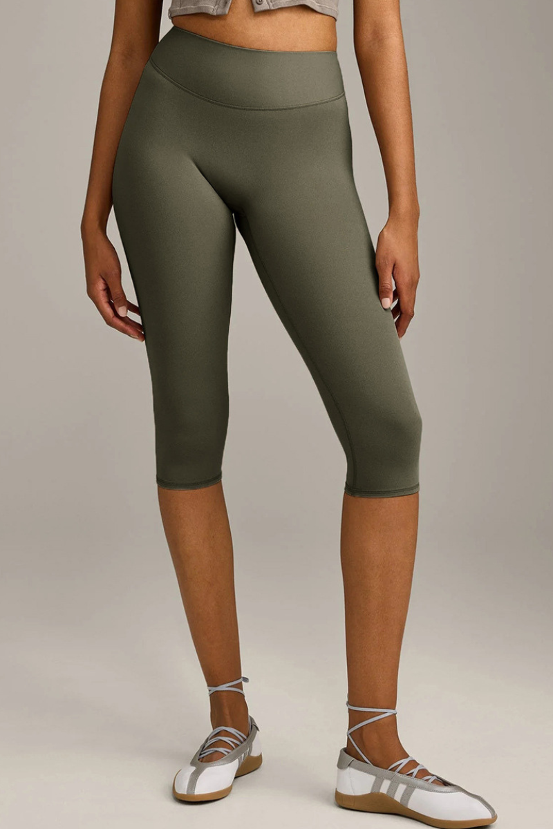 Women's Athletic High Waist Sculpting Capri Yoga Leggings
