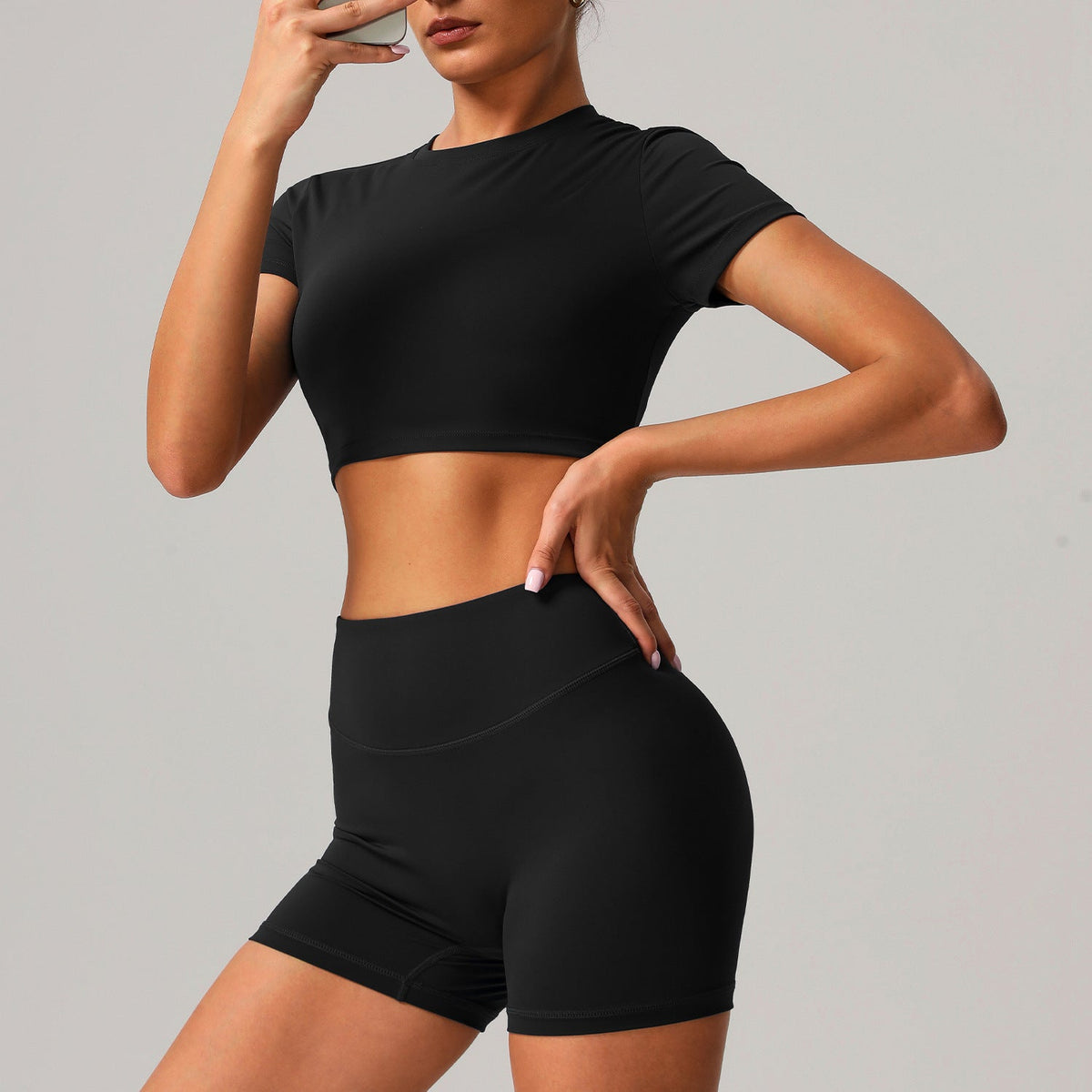 Cropped sports T-shirt + classic sports shorts 2-piece set